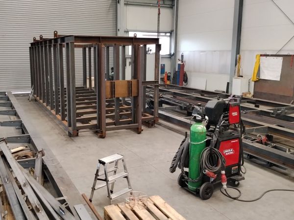 Block lifting and positioning
